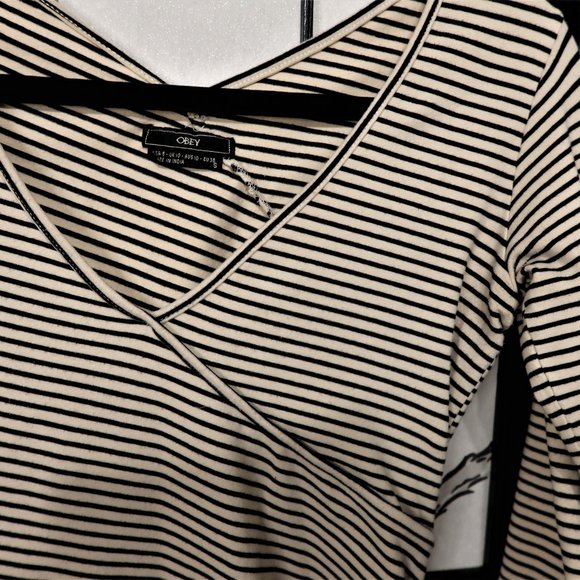 Obey Stripped White Black Stretchy Tunic Size 6 - Picture 4 of 8